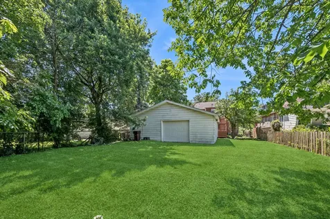 192 Waubansee Road Riverside IL 60546