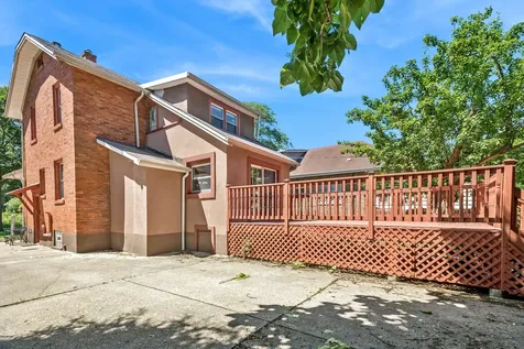 192 Waubansee Road Riverside IL 60546