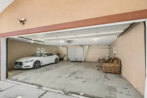 192 Waubansee Road Riverside IL 60546