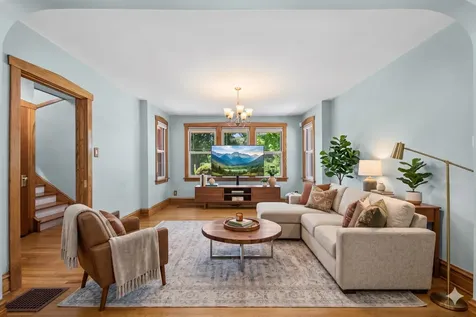 192 Waubansee Road Riverside IL 60546
