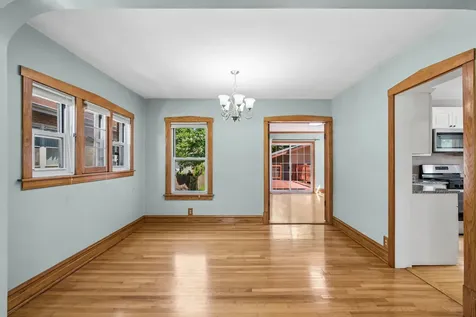 192 Waubansee Road Riverside IL 60546