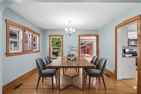 192 Waubansee Road Riverside IL 60546