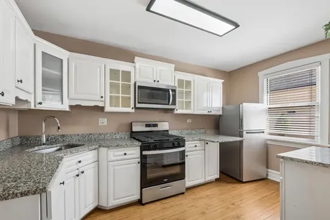192 Waubansee Road Riverside IL 60546