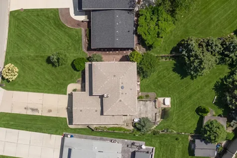 2950 Briarwood Drive W Mount Prospect IL 60056