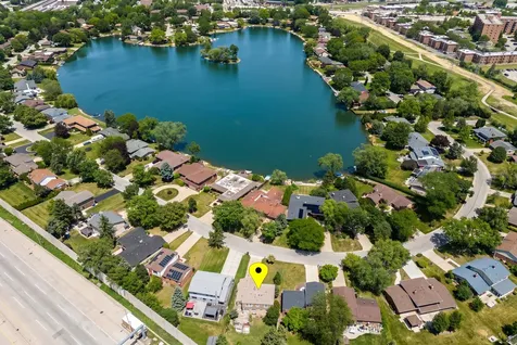 2950 Briarwood Drive W Mount Prospect IL 60056
