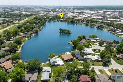 2950 Briarwood Drive W Mount Prospect IL 60056