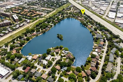 2950 Briarwood Drive W Mount Prospect IL 60056