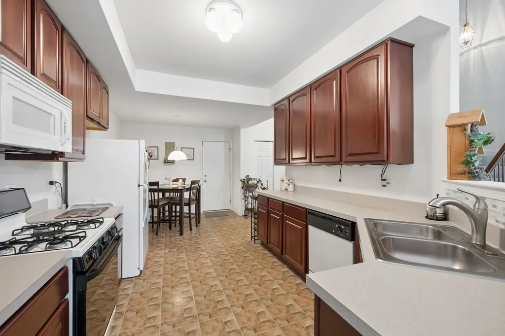 16532 South Windsor Lane Lockport IL 60441