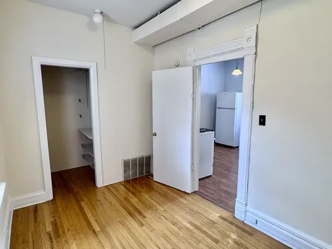 3229 North Wilton Avenue Chicago IL 60657