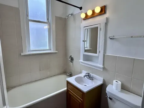 3229 North Wilton Avenue Chicago IL 60657