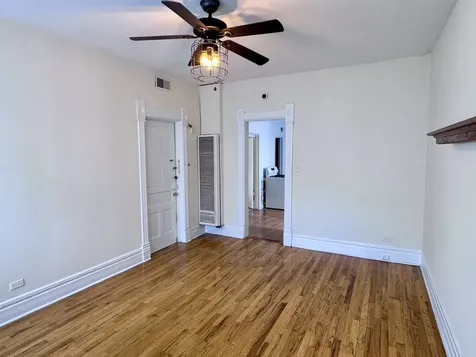 3229 North Wilton Avenue Chicago IL 60657