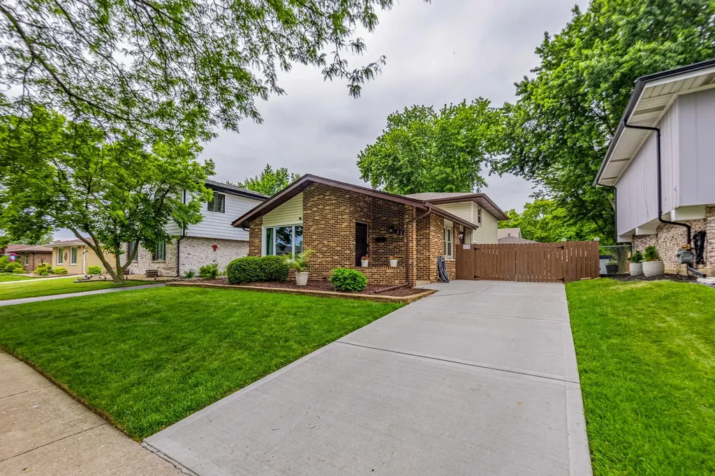 11938 South Tripp Avenue Alsip IL 60803