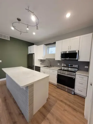 4739 North Albany Avenue Chicago IL 60625