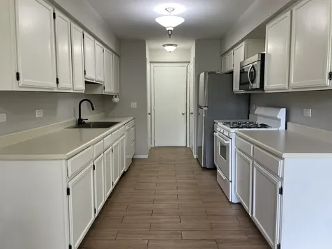 462 Village Creek Drive Lake In The Hills IL 60156