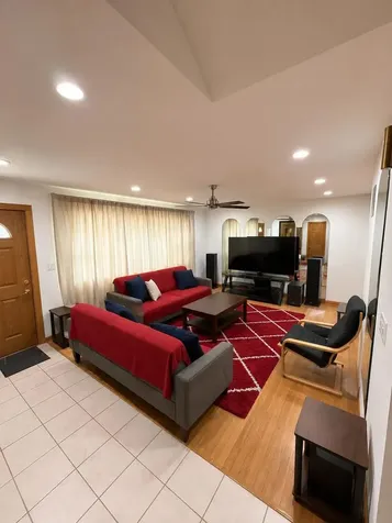466 Lillian Lane Des Plaines IL 60016