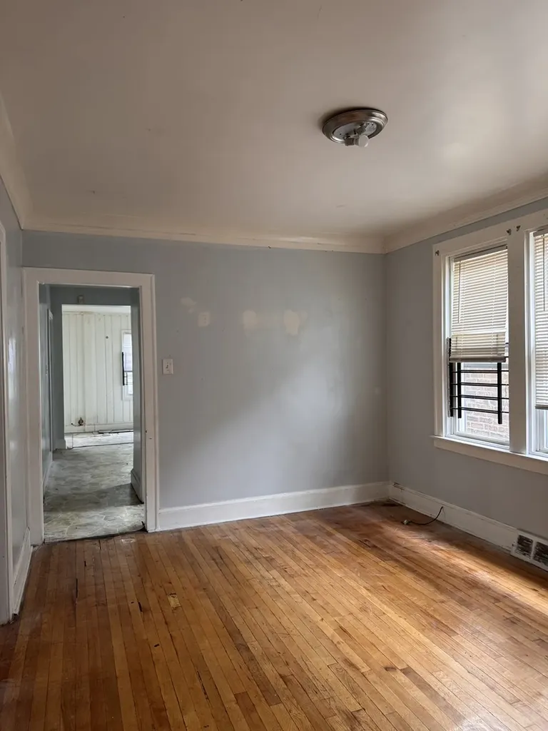 8529 South May Street Chicago IL 60620