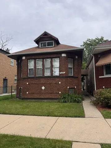 8529 South May Street Chicago IL 60620