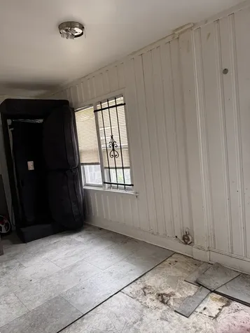 8529 South May Street Chicago IL 60620