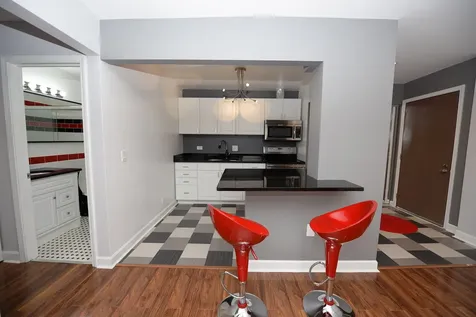 650 Perrie Drive Elk Grove Village IL 60007