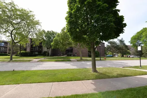 650 Perrie Drive Elk Grove Village IL 60007
