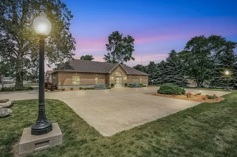 606 West Oak Street Fairbury IL 61739