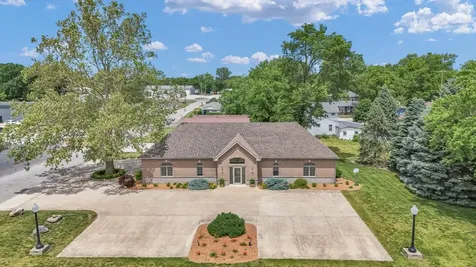 606 West Oak Street Fairbury IL 61739