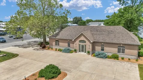 606 West Oak Street Fairbury IL 61739