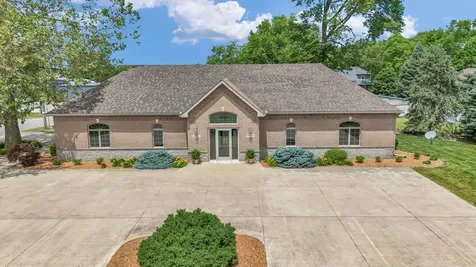 606 West Oak Street Fairbury IL 61739