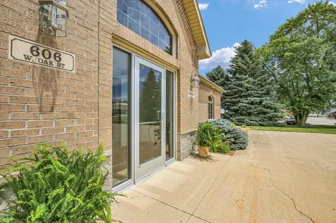 606 West Oak Street Fairbury IL 61739