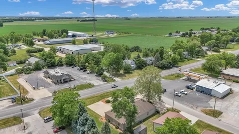 606 West Oak Street Fairbury IL 61739