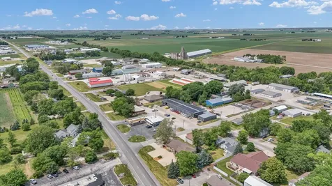 606 West Oak Street Fairbury IL 61739