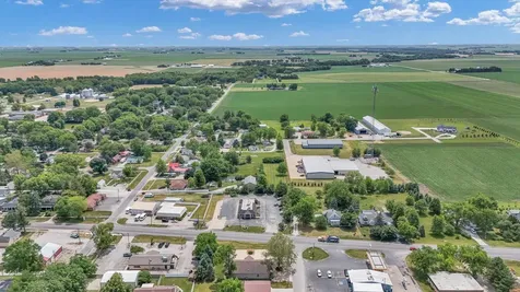 606 West Oak Street Fairbury IL 61739