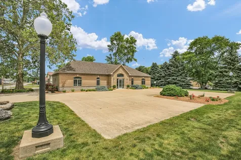 606 West Oak Street Fairbury IL 61739