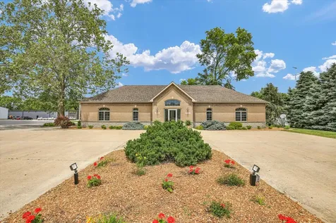 606 West Oak Street Fairbury IL 61739