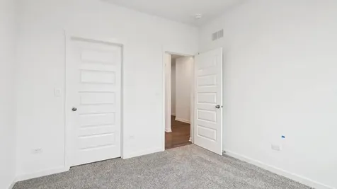 284 Snowdrop Lane Elgin IL 60124