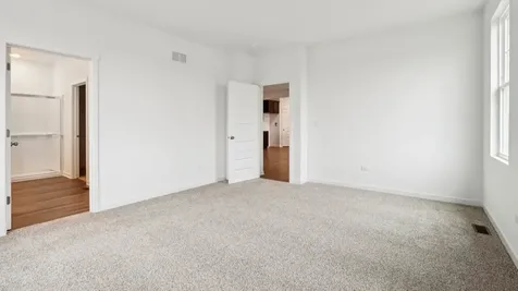 284 Snowdrop Lane Elgin IL 60124