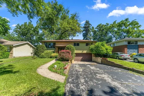 1916 East Yuma Lane Mount Prospect IL 60056