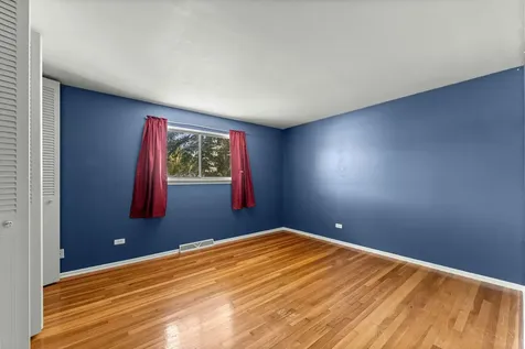 1916 East Yuma Lane Mount Prospect IL 60056