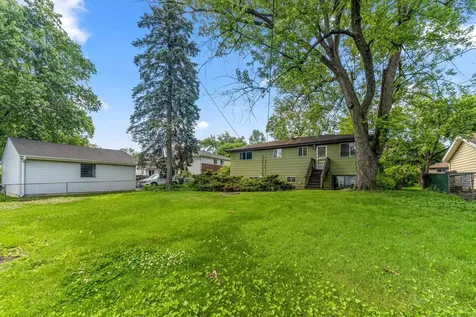 1916 East Yuma Lane Mount Prospect IL 60056