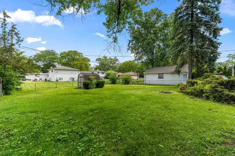 1916 East Yuma Lane Mount Prospect IL 60056
