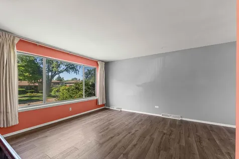 1916 East Yuma Lane Mount Prospect IL 60056