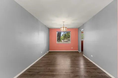 1916 East Yuma Lane Mount Prospect IL 60056