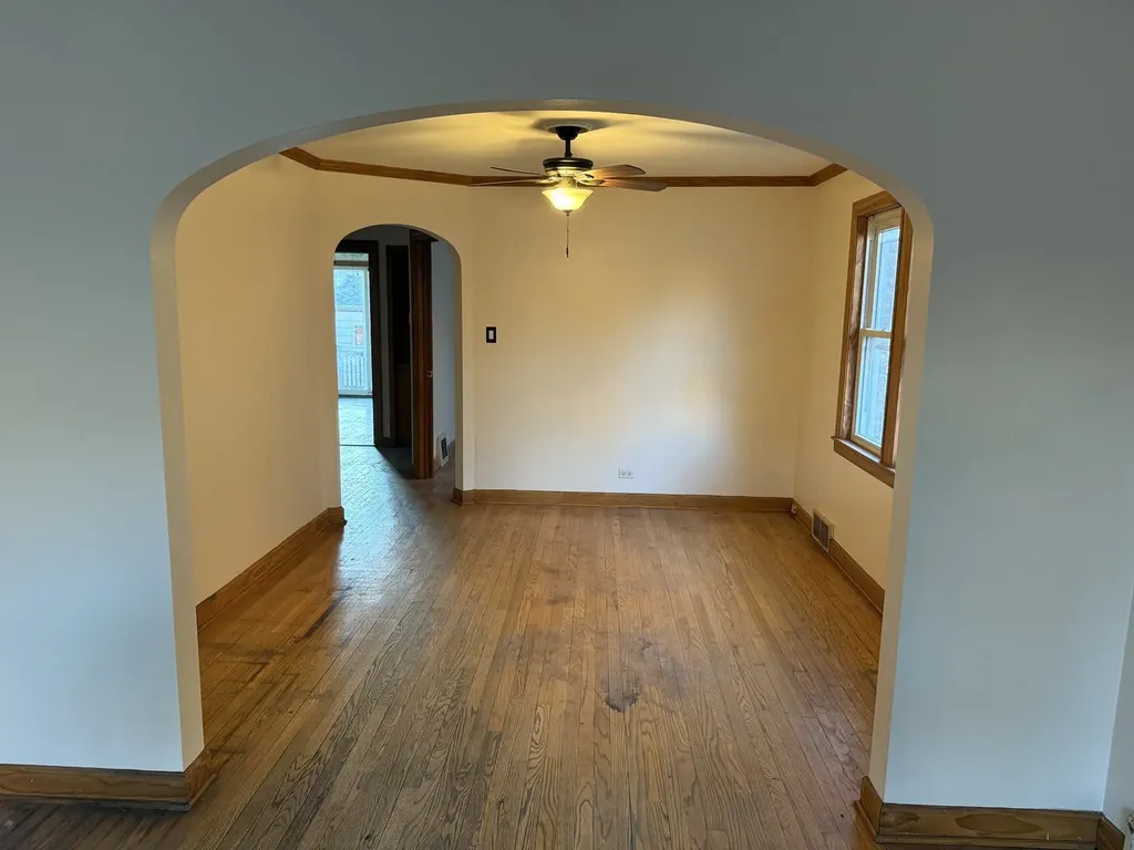 5038 North Mango Avenue Chicago IL 60630