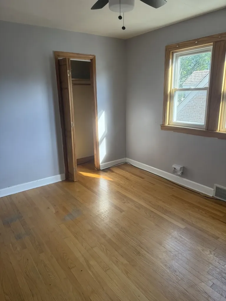 5038 North Mango Avenue Chicago IL 60630