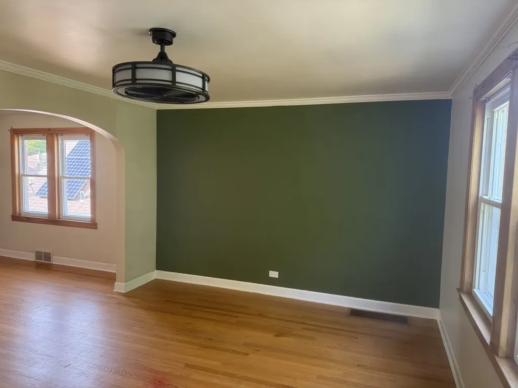 5038 North Mango Avenue Chicago IL 60630