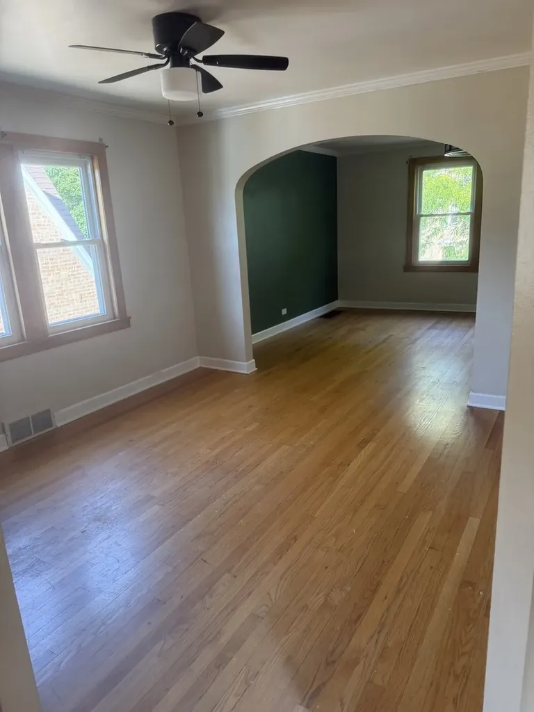 5038 North Mango Avenue Chicago IL 60630
