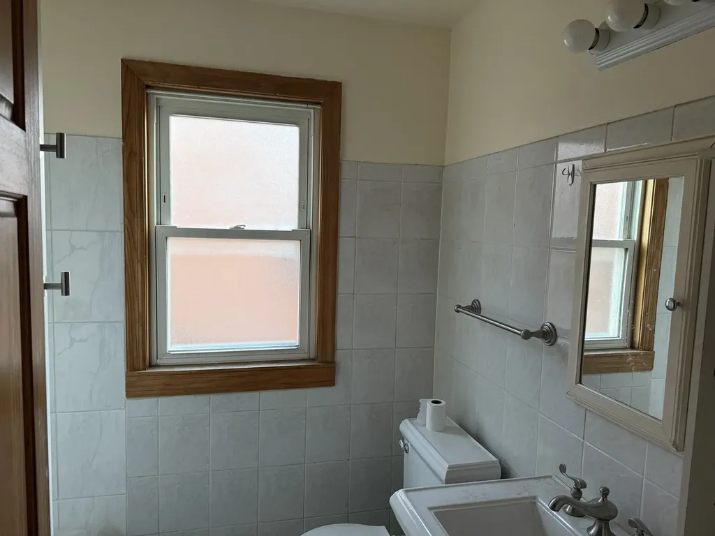 5038 North Mango Avenue Chicago IL 60630