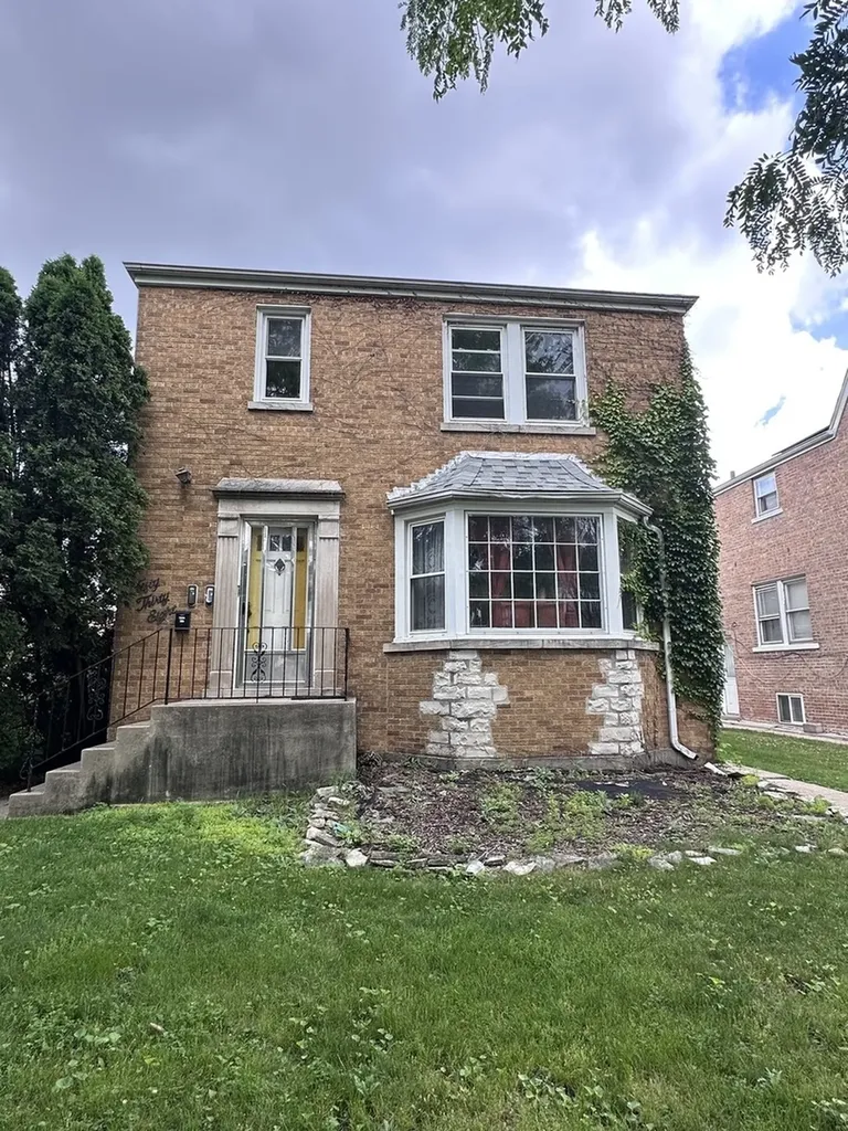 5038 North Mango Avenue Chicago IL 60630