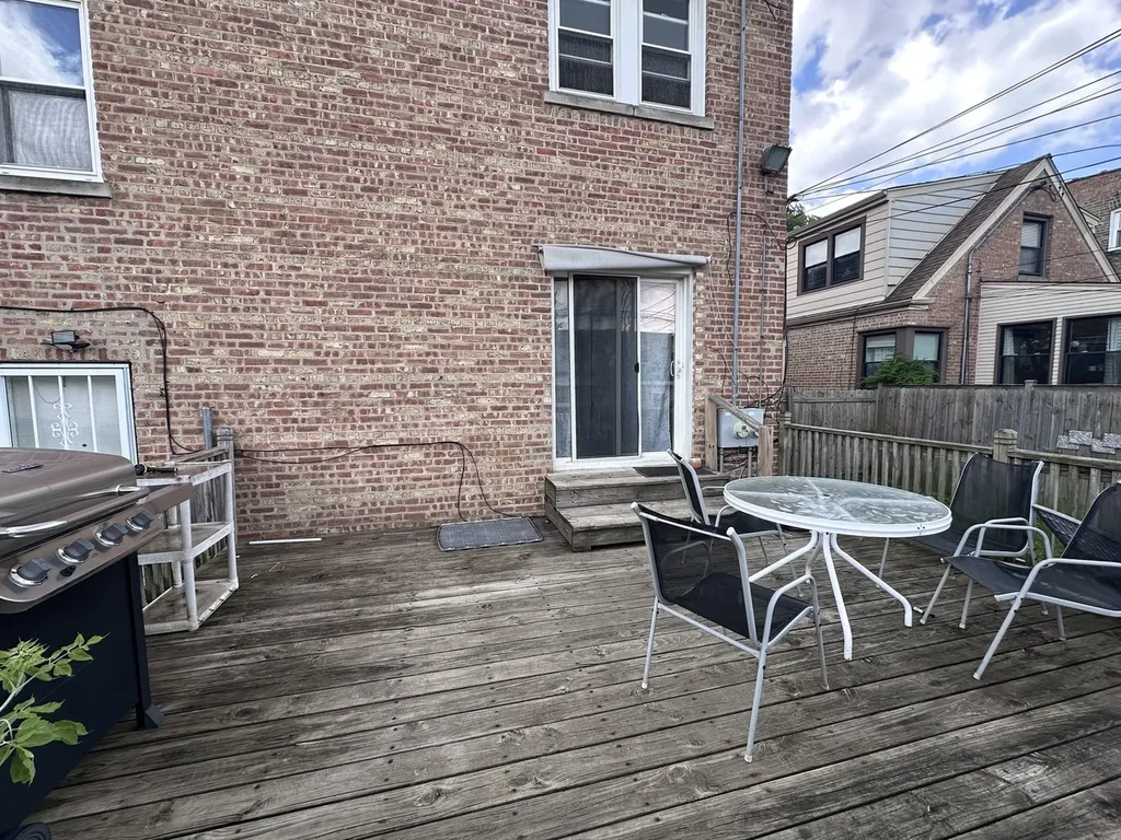5038 North Mango Avenue Chicago IL 60630