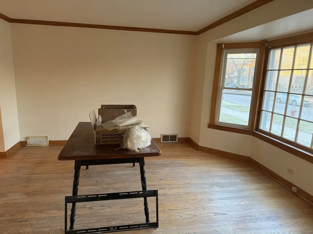5038 North Mango Avenue Chicago IL 60630
